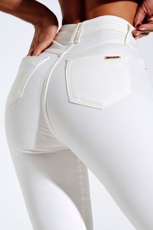 Calça Jeans Modeladora Skinny Off White Cós Alto