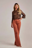 Calça Jeans Modeladora Wide Leg com Fenda Terracota