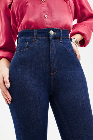 Calça Jeans Modeladora Revolucionária Escura Flare Cós Super Alto