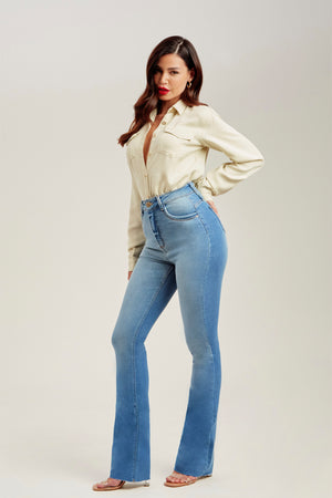 Calça Jeans Modeladora Boot Cut Basic Cós Alto