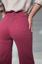 Stories de Calça Jeans Modeladora Wide Leg Red Cherry Cós Super Alto